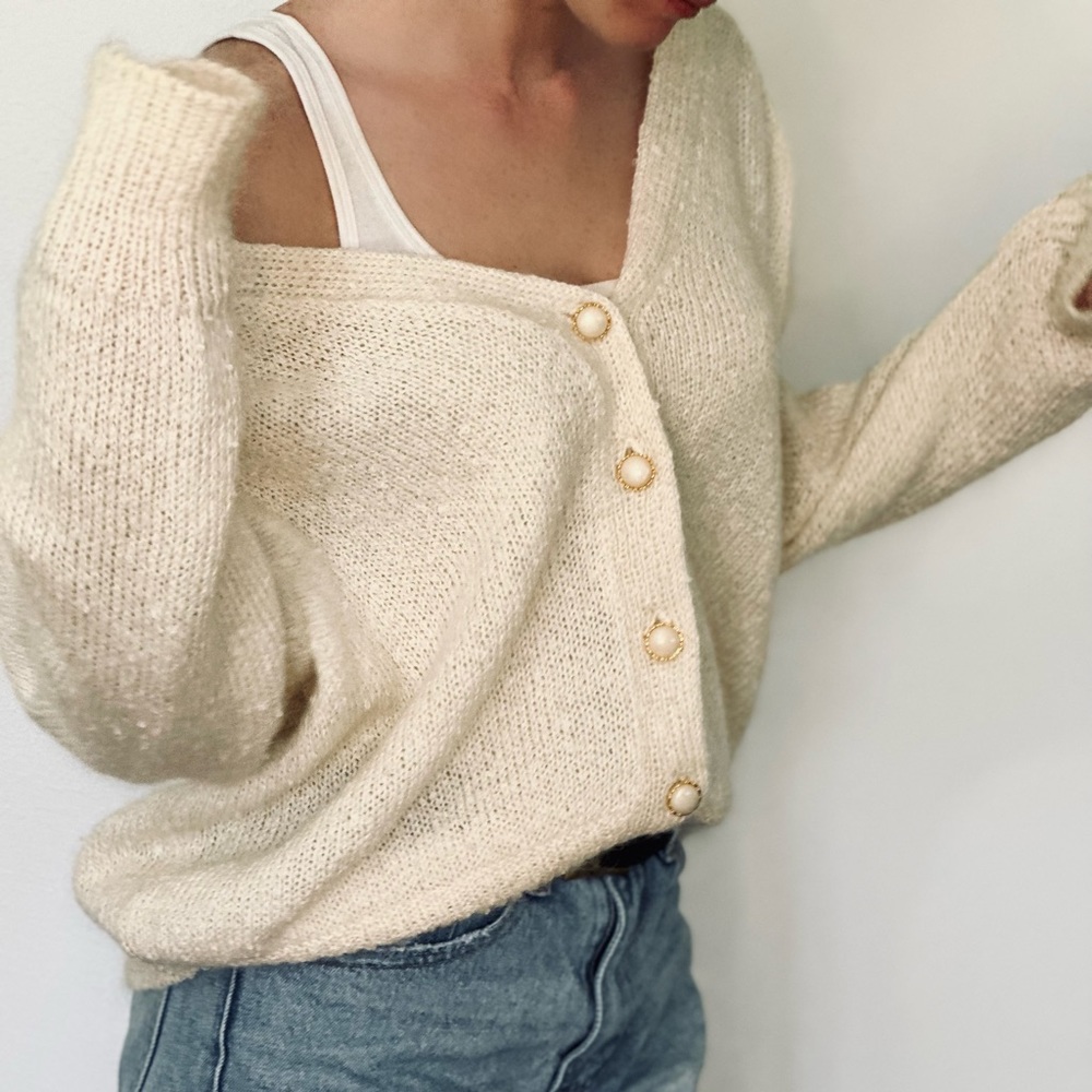*Vintage* 80’s Joyce Cream Sweater Granny with Pearls and Shoulder Pads